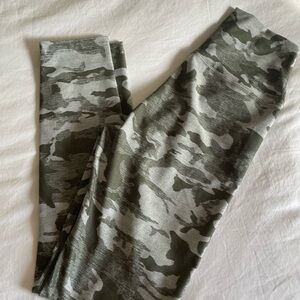Carbon 38  Leggings - Green and Gray